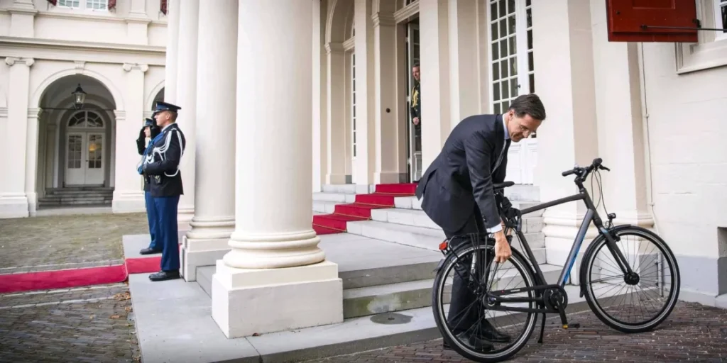 dutch pm mark rutt bicycle